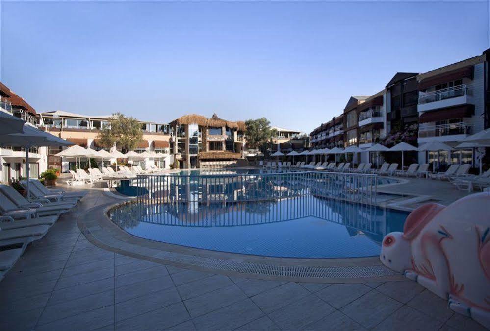 Bitez Risa Hotel Ngoại thất bức ảnh