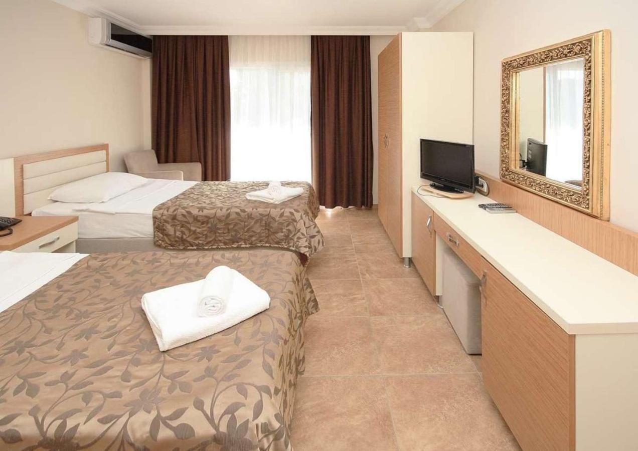 Bitez Risa Hotel Phòng bức ảnh